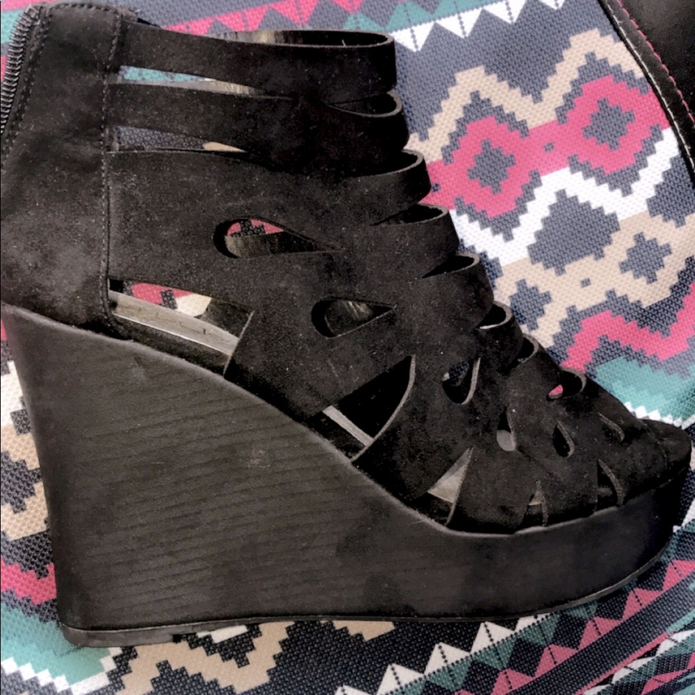 Wedge heels